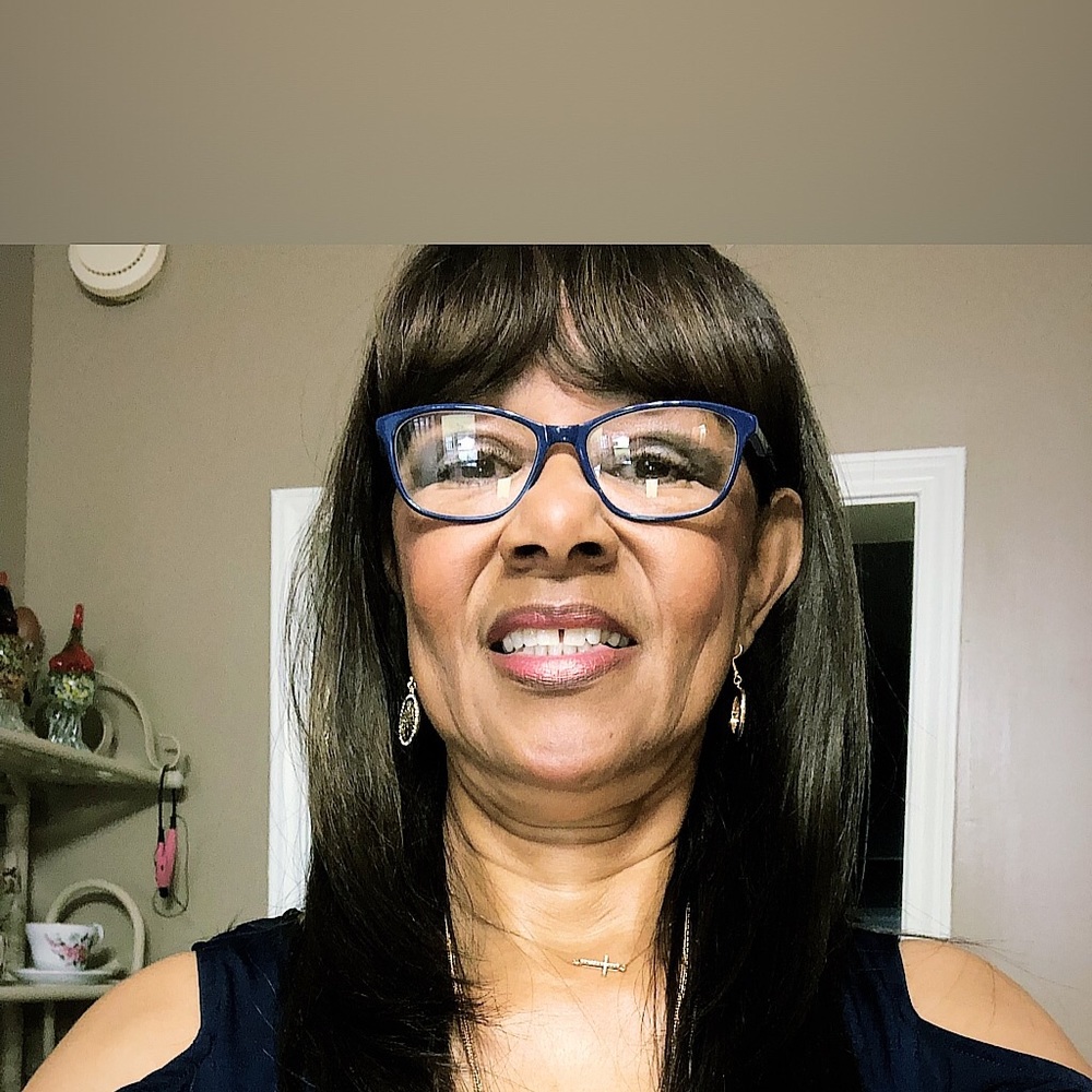 Meet your Posher, Sandra